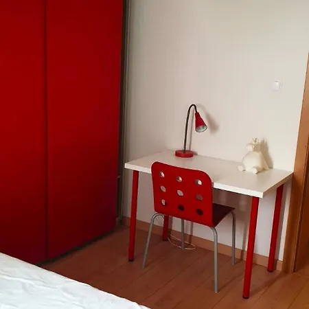 Appartamento Homely Flat With Patio Near Airport - Oha Ii Lisbona