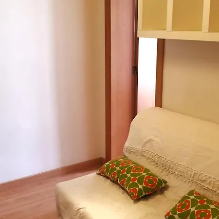 Homely Flat With Patio Near Airport - Oha Ii * Lisbona