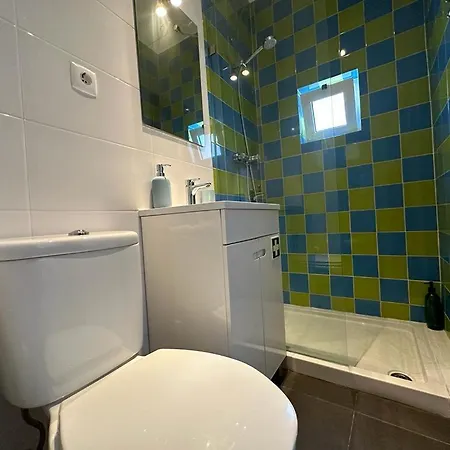 Homely Flat With Patio Near Airport - Oha Ii