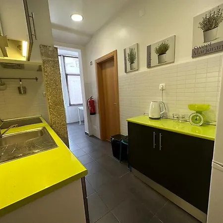Appartamento Homely Flat With Patio Near Airport - Oha Ii *