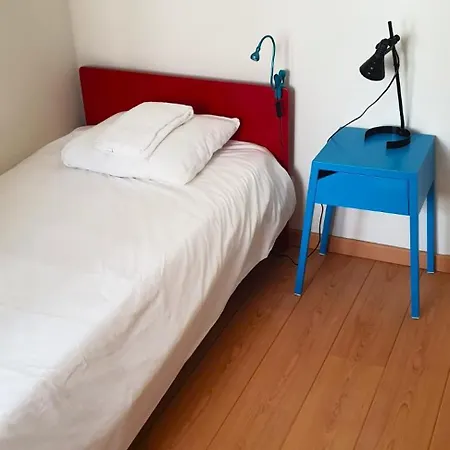 Homely Flat With Patio Near Airport - Oha Ii